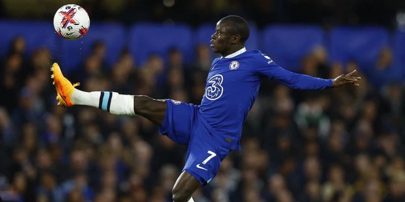 N'Golo Kanté là một cầu thủ không thể thiếu trong lối chơi của Chelsea